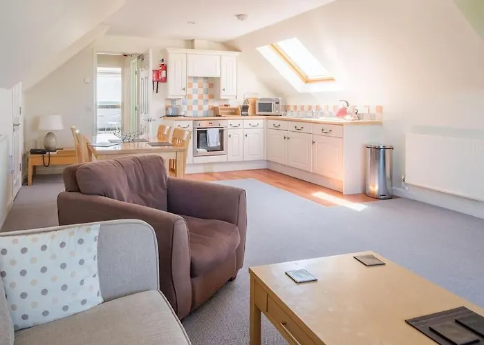 Flat 1 Mawgan Porth Golf Club