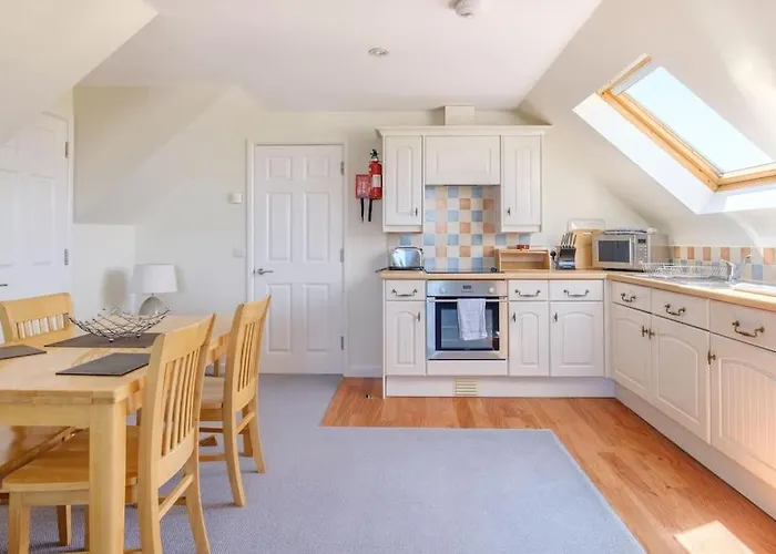 Flat 1 Mawgan Porth Golf Club