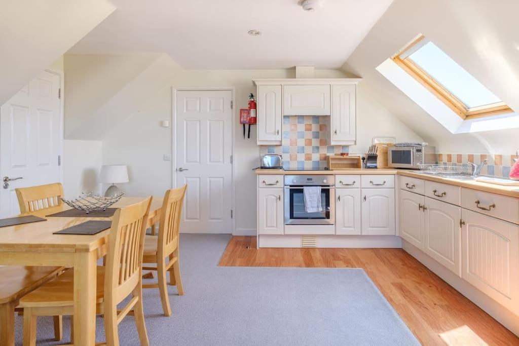 Flat 1 Golf Club * Mawgan Porth
